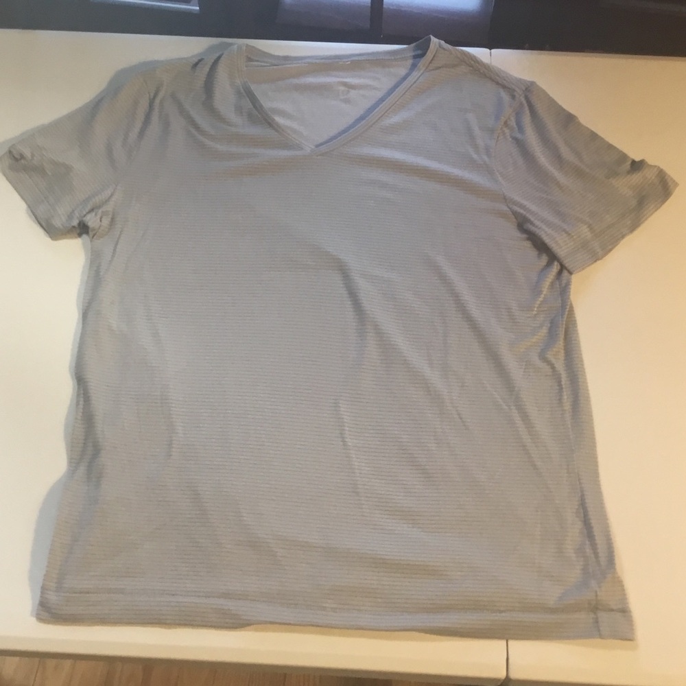 Lululemon men’s V-neck tee shirt. Used condition  Size L